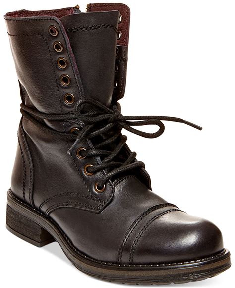 Combat boots 